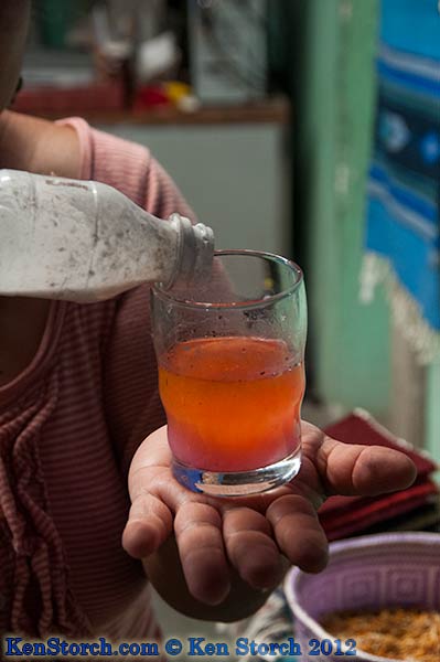Adding lime to the dye